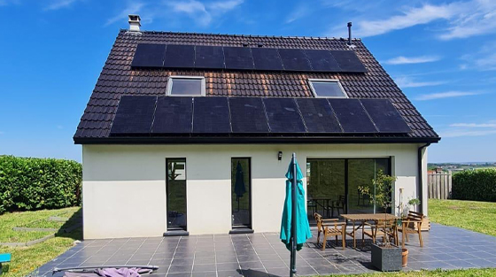 Panneaux solaires sur maison individuelle